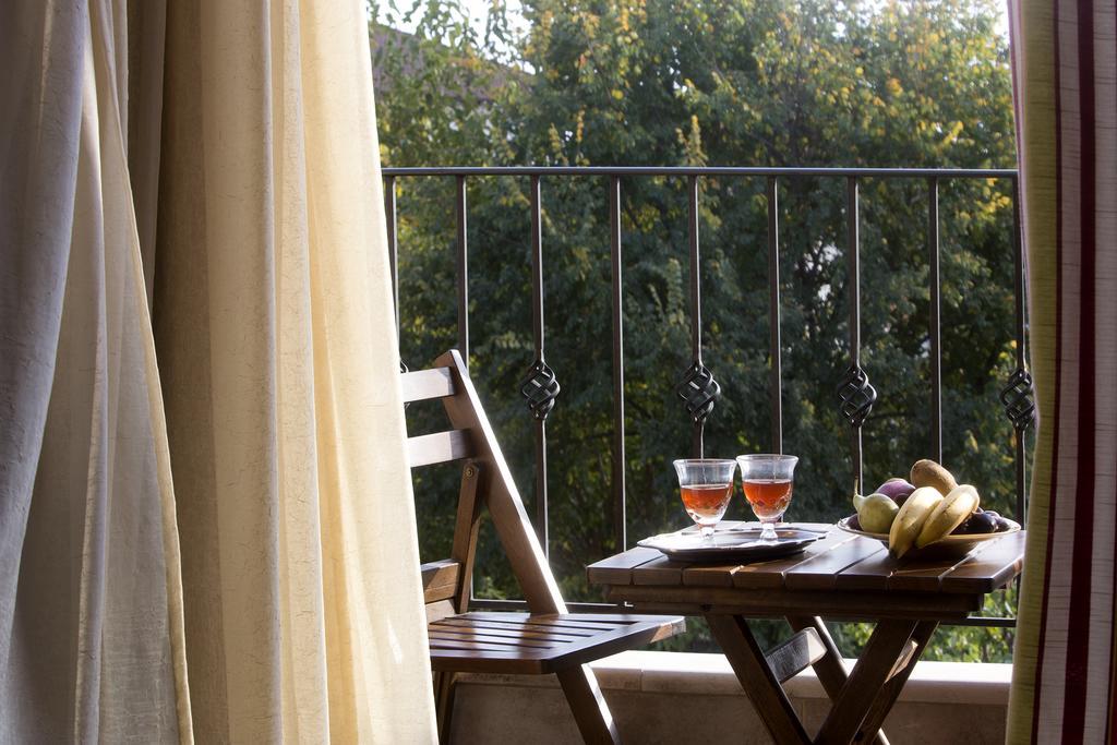 Dimosthenis Hotel